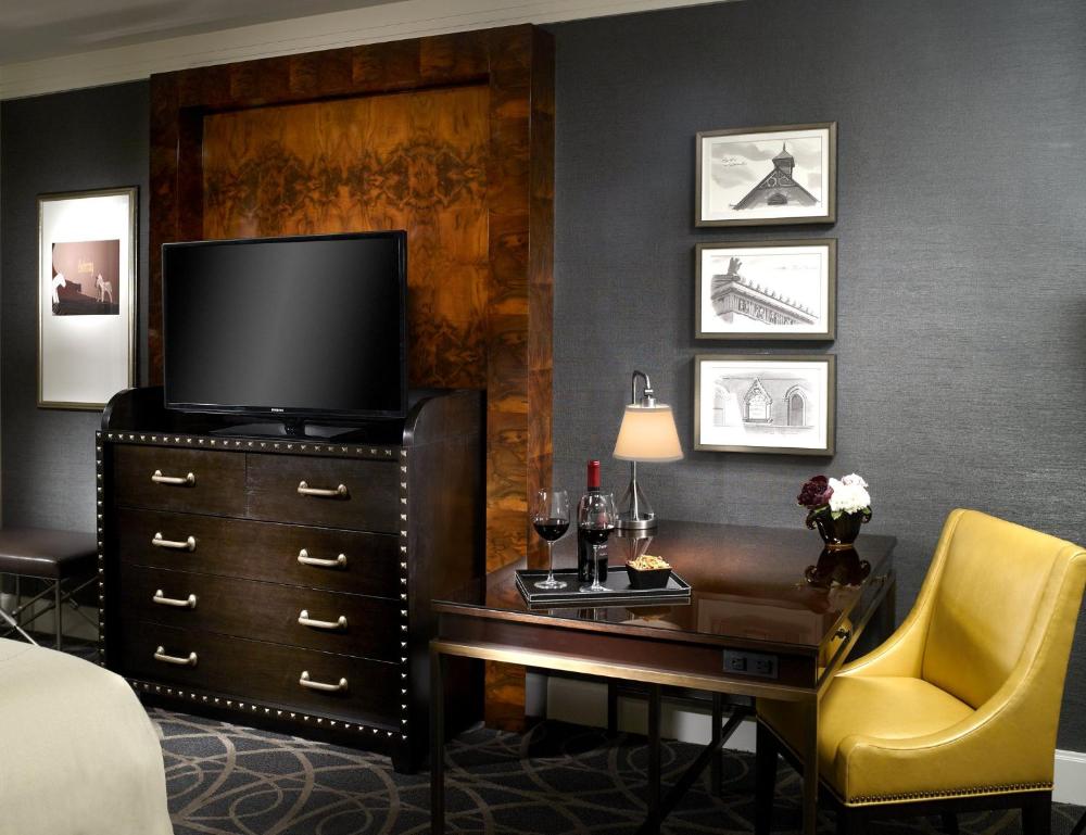 ADA Deluxe Room - 2 Queen Beds interior